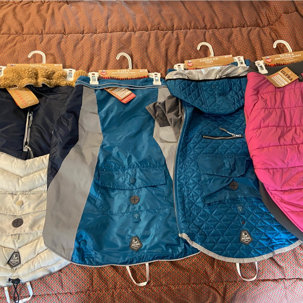 Arcadia Trail Dog Apparel Coats/Vest.          
1 Silver Options NWT All X-Large